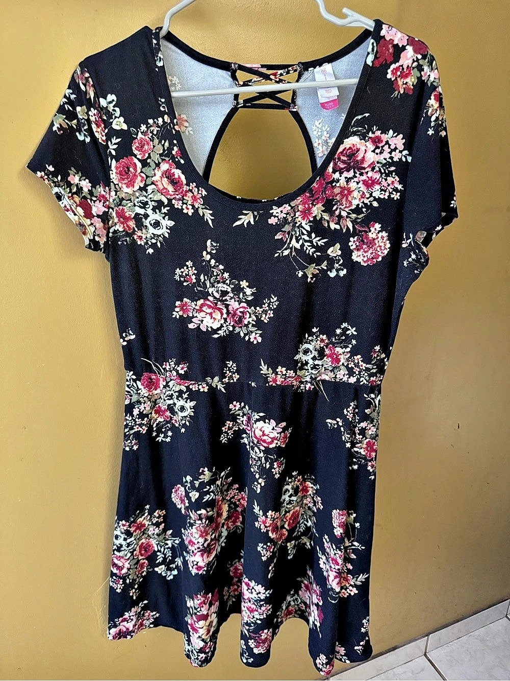 No Boundaries Floral Lace-Back Mini Dress (Black & Pink) XL